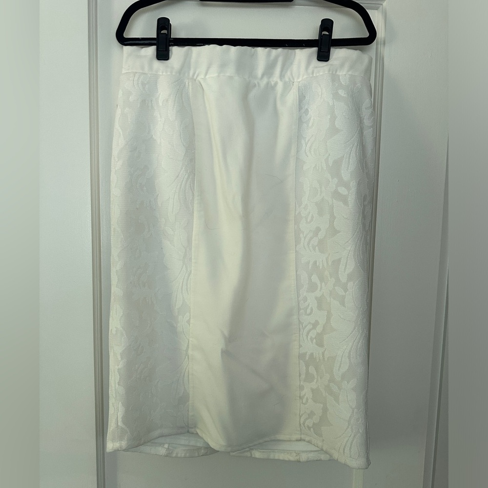 Size 1 rebel lace side white skirt